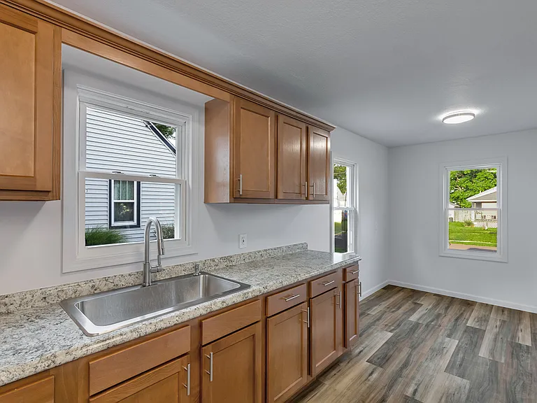 2635 Ellis Ave NE — Photo 7