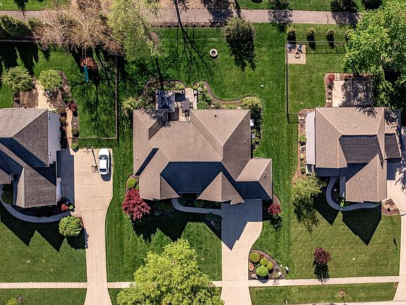 2nd image of 2580 Fairfield Dr
