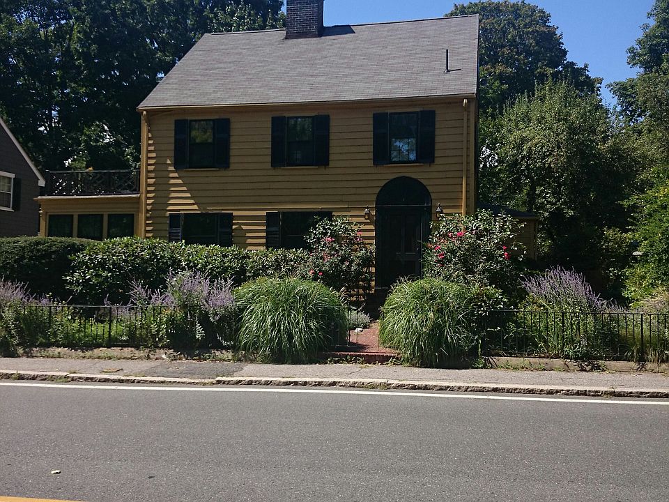 2nd image of 215 Pond Ave