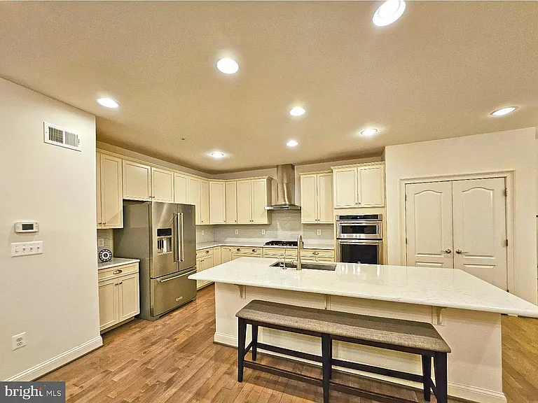 3332 Burton Dr — Photo 34