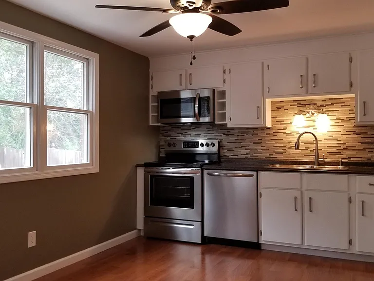 39 Jeffrey Dr #B — Photo 2