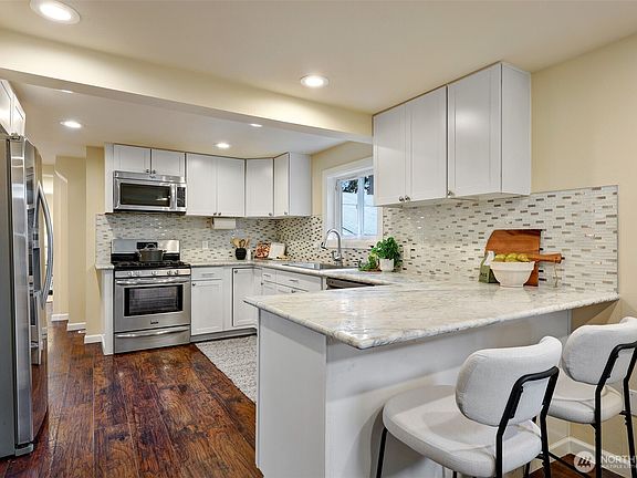 5th image of 6340 40th Avenue SW