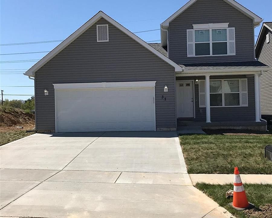 1st image of 37 Robinson Circle Dr