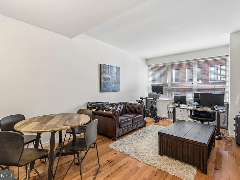 1425 Locust St #4E — Photo 5