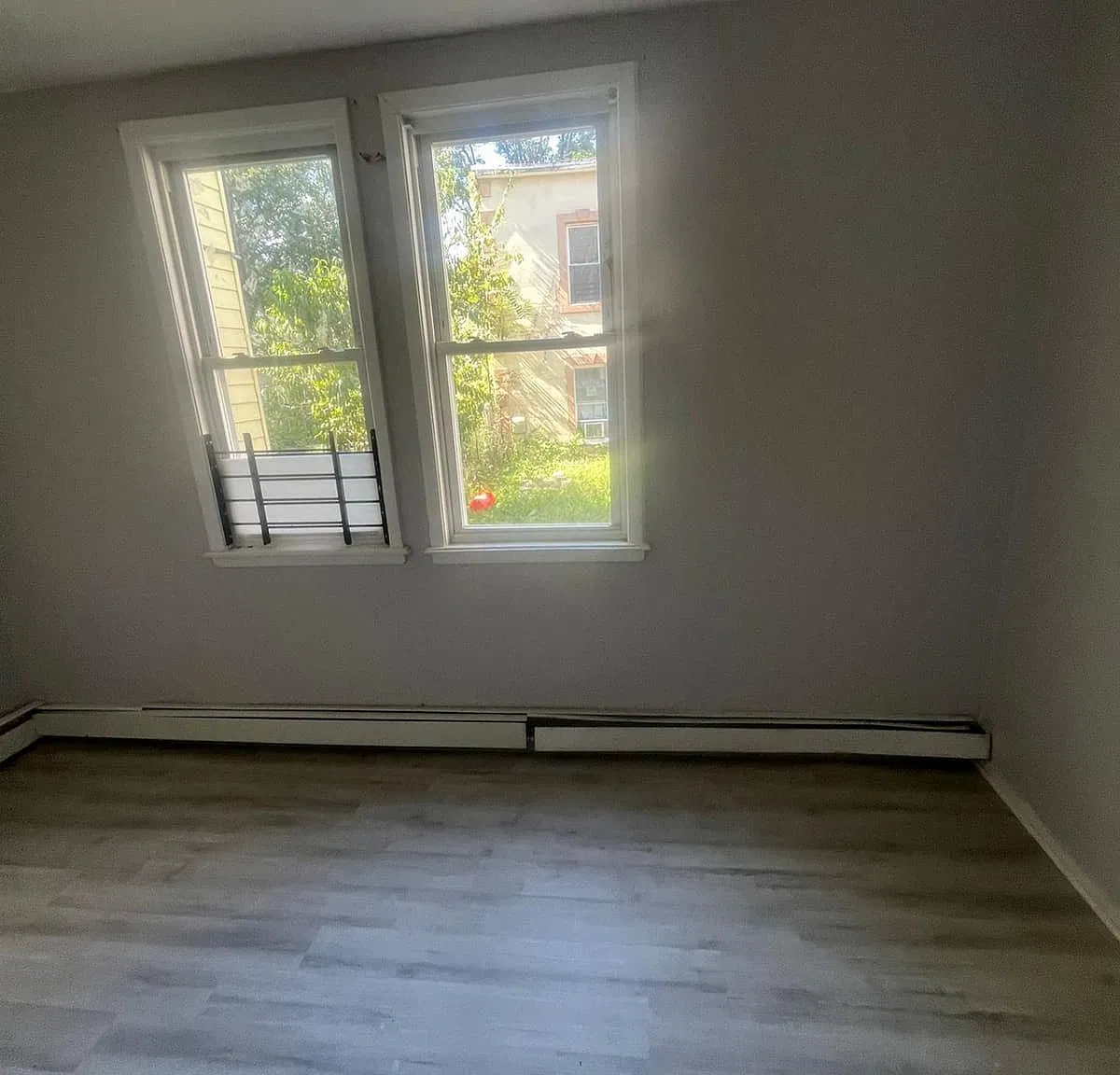3 bed, $2,095 — Photo 2