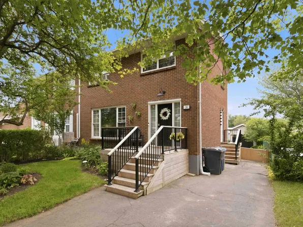 24 Parmac Dr, Lower Sackville, NS B4C 2L2