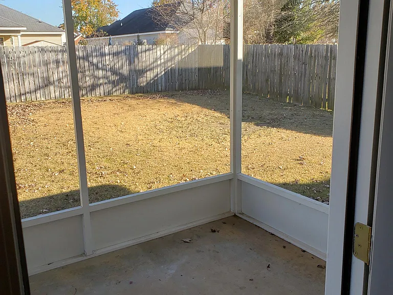 131 Cedarland Dr — Photo 15