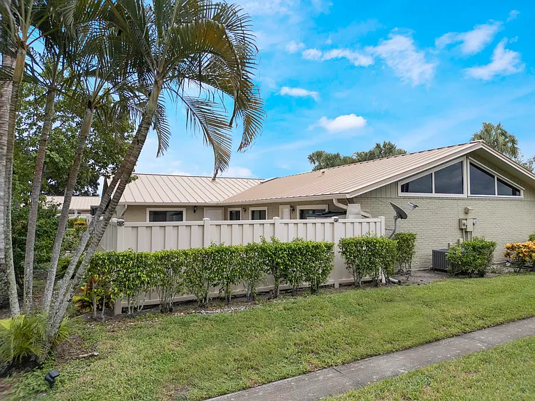5933 Golden Eagle Cir — Photo 2