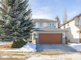 292 E Douglas Ridge Close SE, Calgary, AB T2Z2M4