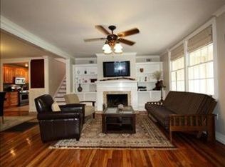 6311 Fontainebleau Dr, New Orleans, LA 70125