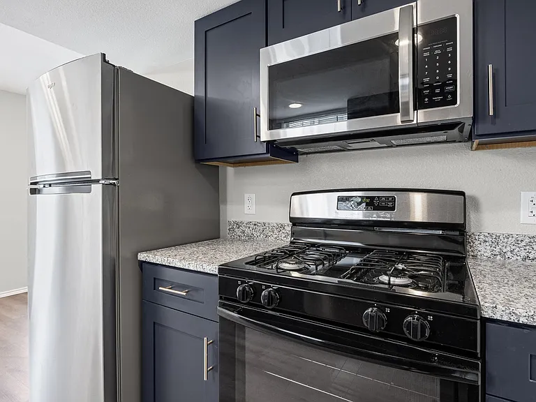 2615 Ektom Dr — Photo 40