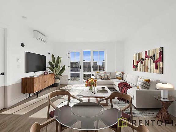 2nd image of 668 Bushwick Ave #617