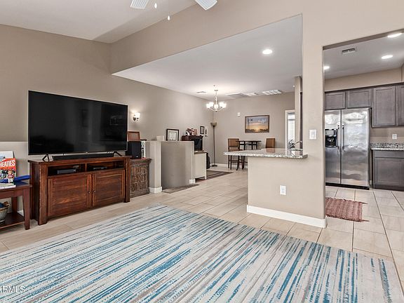 3rd image of 240 W JUNIPER Avenue #1131
