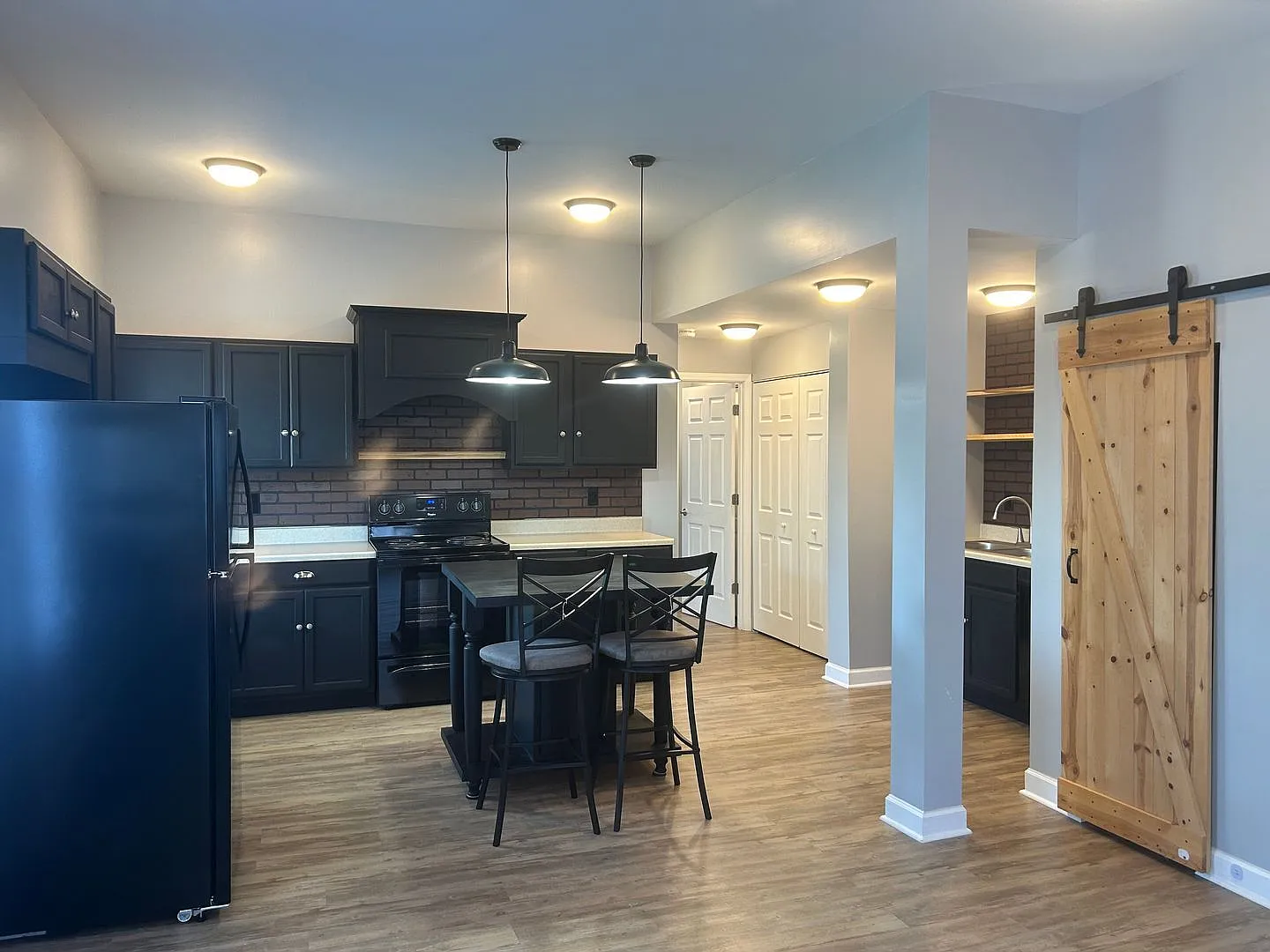 2 Bedroom in Lancaster! — Photo 1