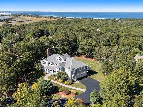 3rd image of 7 Sea Fox Ln