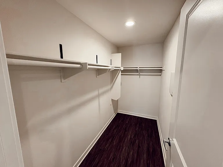 6332 Woodman Ave #4 — Photo 6