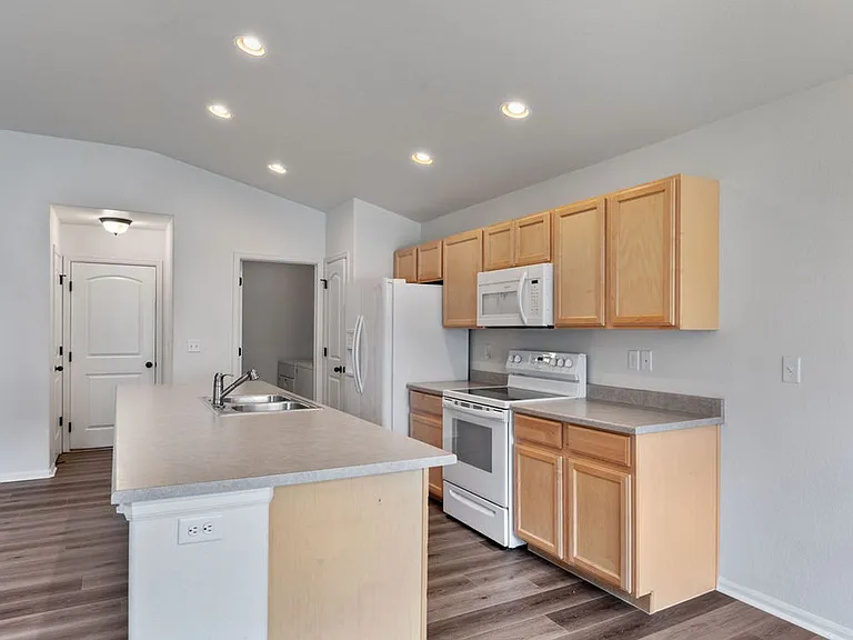 8611 15th Street Rd — Photo 18