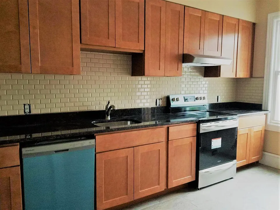 232 W Burke St