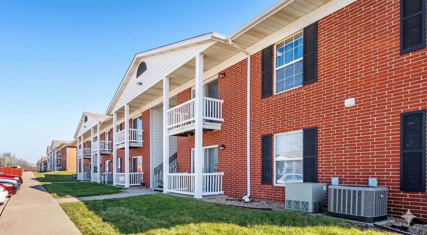 Truman Grove — Photo 1