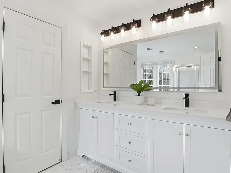 4550 Fair Valley Dr — Photo 19