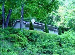 594 Ramey Mountain Rd, Hiawassee, GA 30546