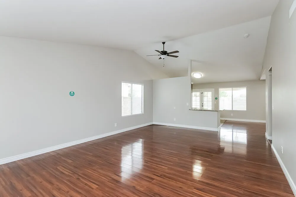 3 bed, 2.0 bath, 1440 sqft, $2,495 — Photo 4