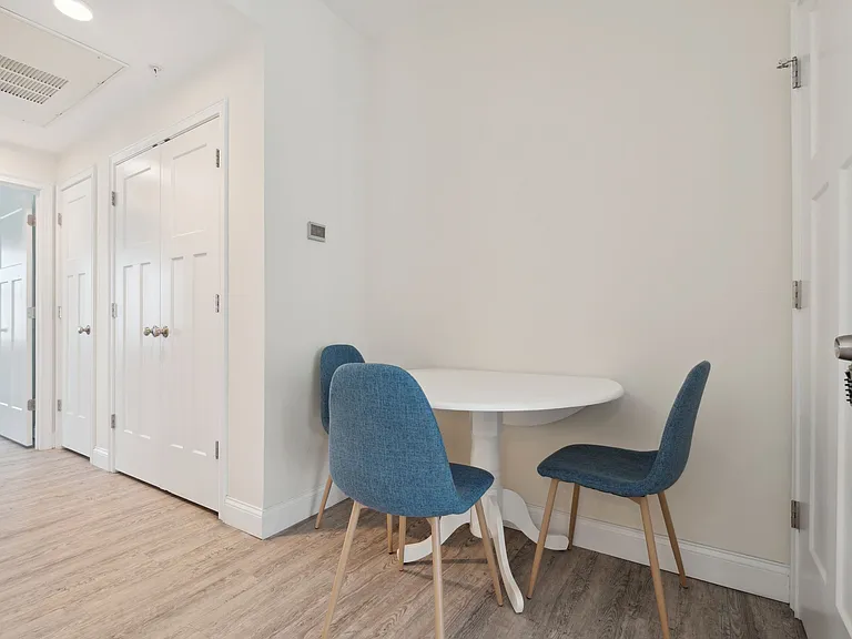128 Ashworth Ave #308 — Photo 11