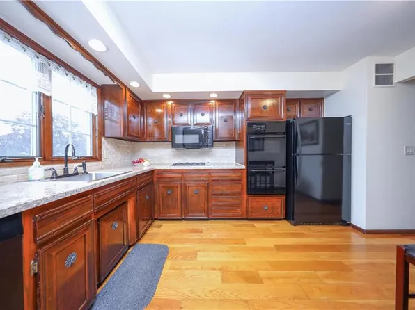 43 Winchester Avenue image 3 of 31