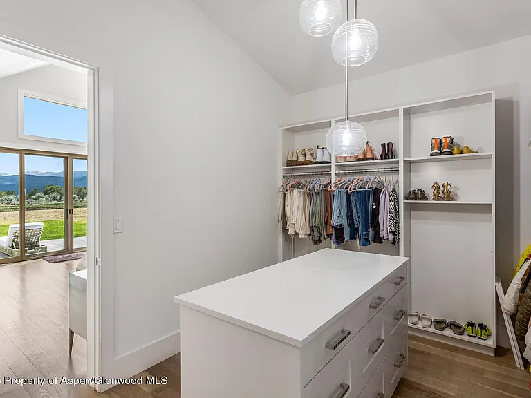 577 Fox Run Dr — Photo 20