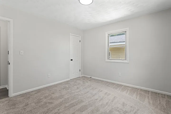 3276 Lombard St SW — Photo 17