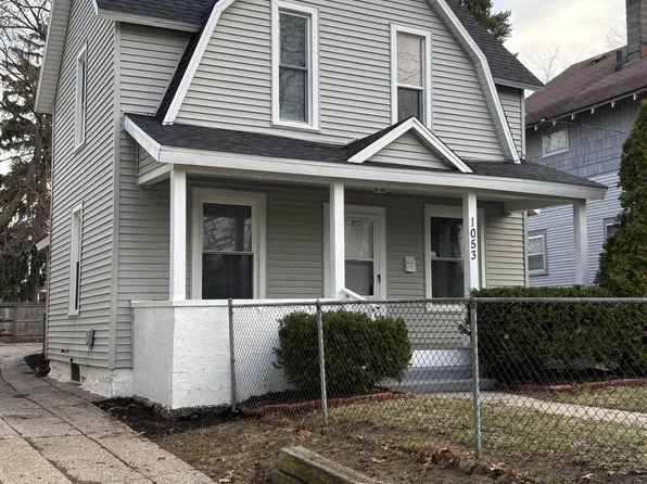 1053 Watkins St SE, Grand Rapids, MI 49507