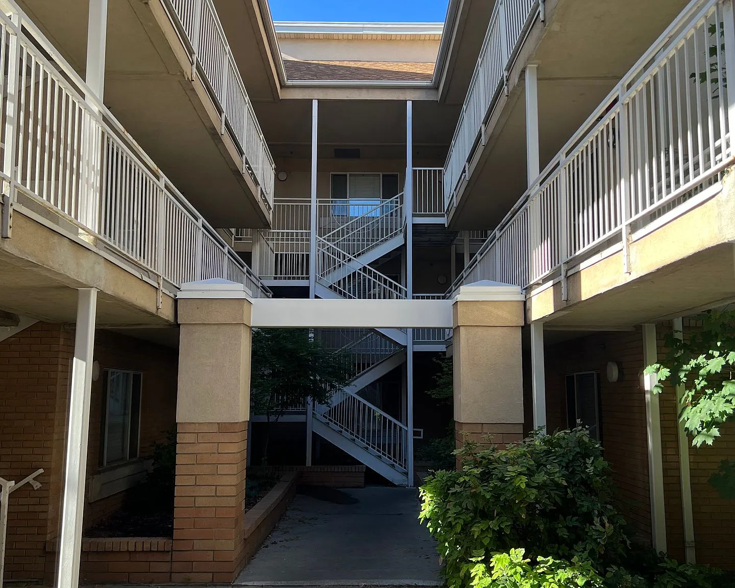 Reduced Rent (For Alimited Time) -One Bedroom Next To Provo Rec Center, Park And Near Utah Valley... — Photo 1