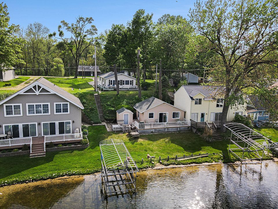 1st image of 43888 Eagle Lake Dr