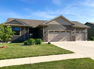 1205 38th St, Spirit Lake, IA 51360