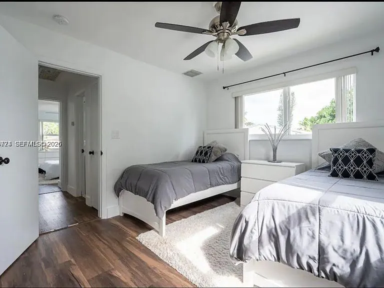 2242 Taft St — Photo 14