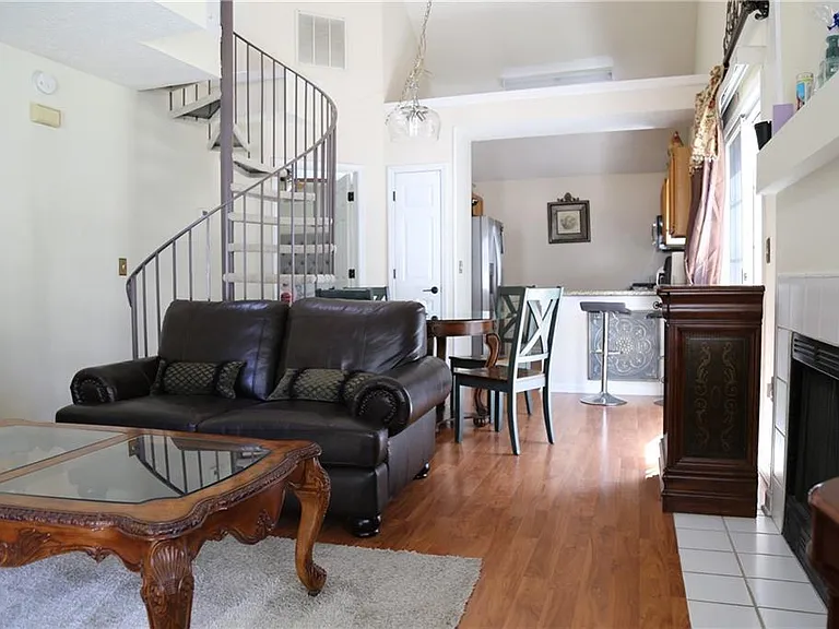 685 Crossbridge Aly — Photo 8