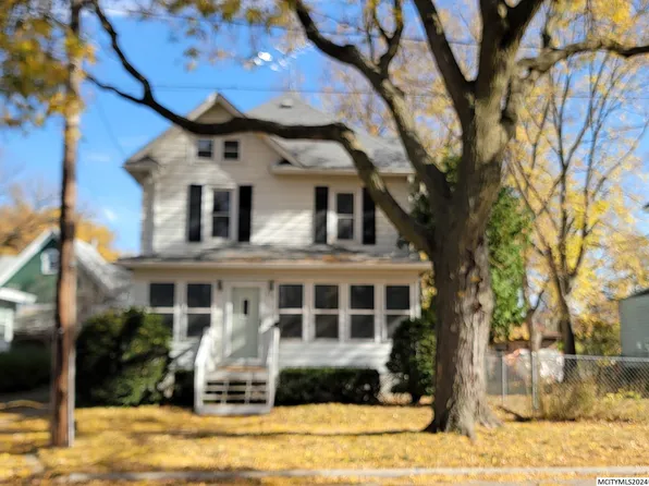 615 N Washington Ave, Mason City, IA 50401