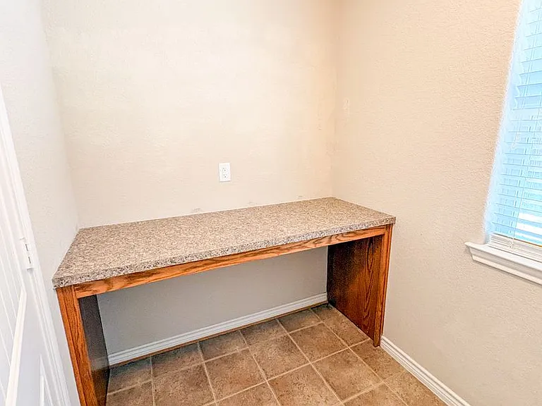 2907 Montague County Dr — Photo 22
