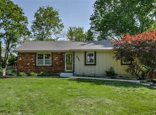8909 Summit St, Lenexa, KS 66215