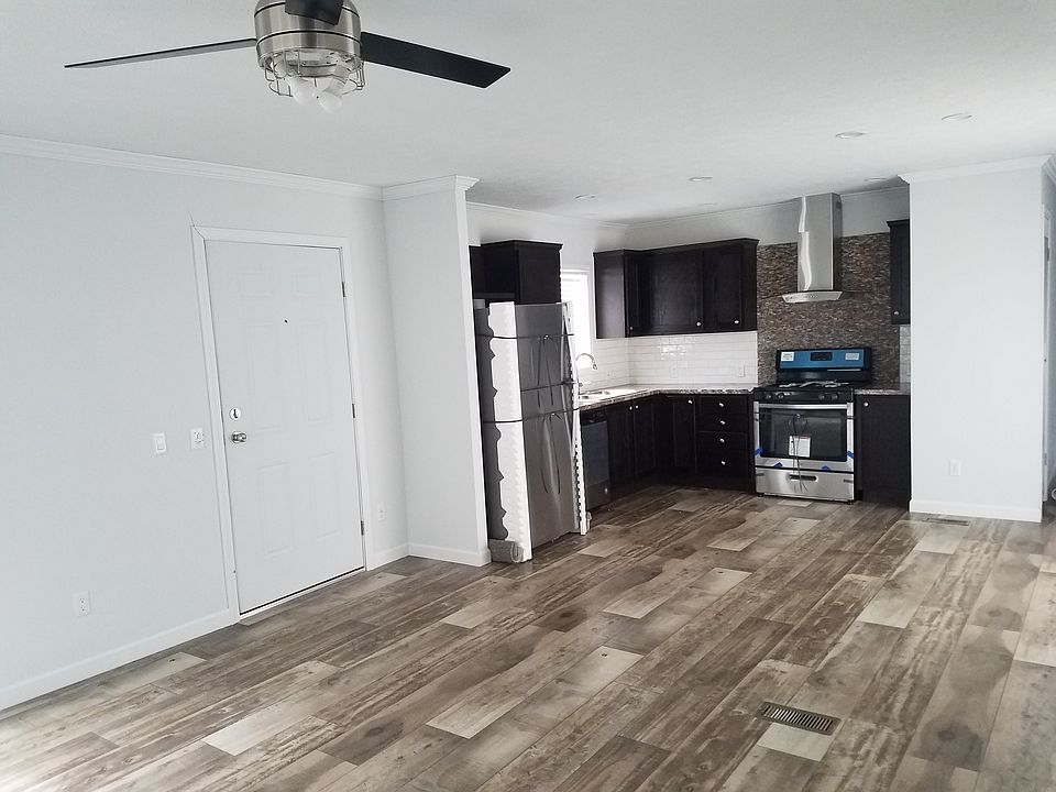 2nd image of 2043 N Charlotte Dr
