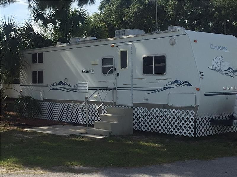 1st image of 13914 Old Dixie Hwy #19