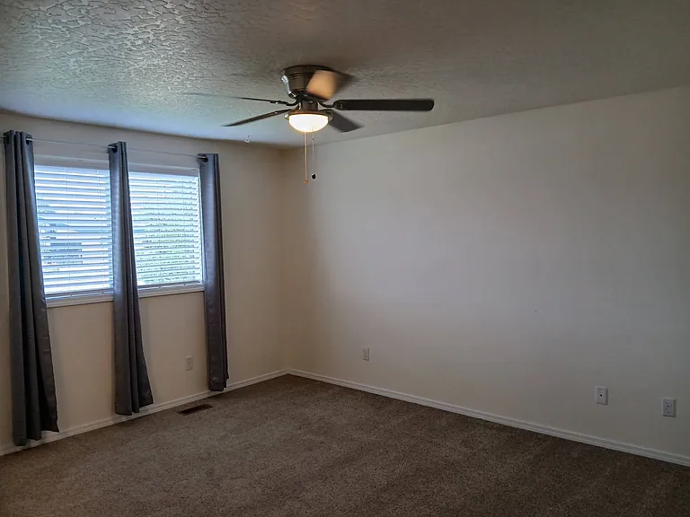 2807 Laurel Way — Photo 7