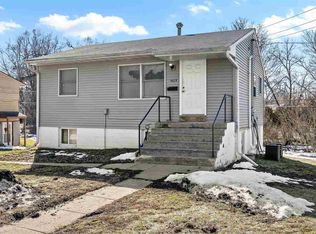 1623 Muscatine Ave #A & B, Iowa City, IA