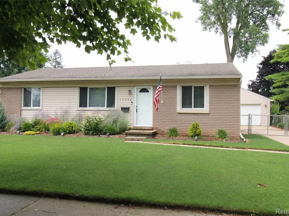 10054 Fairview St, Taylor, MI 48180