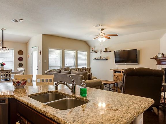 4th image of 165 Pleasant Hill Ln