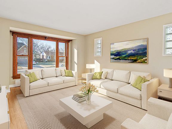 3rd image of 315 Nordica Ave