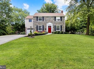 405 Palmers Ln, Wallingford, PA 19086