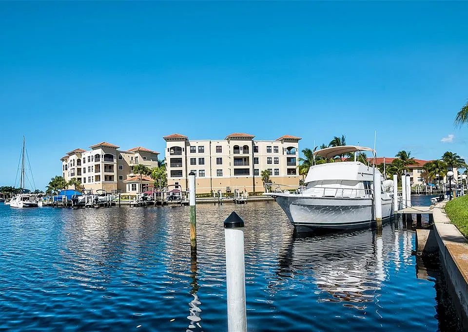 3256 White Ibis Ct #425