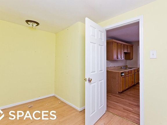 2nd image of 1653 W Superior St #2FRONT