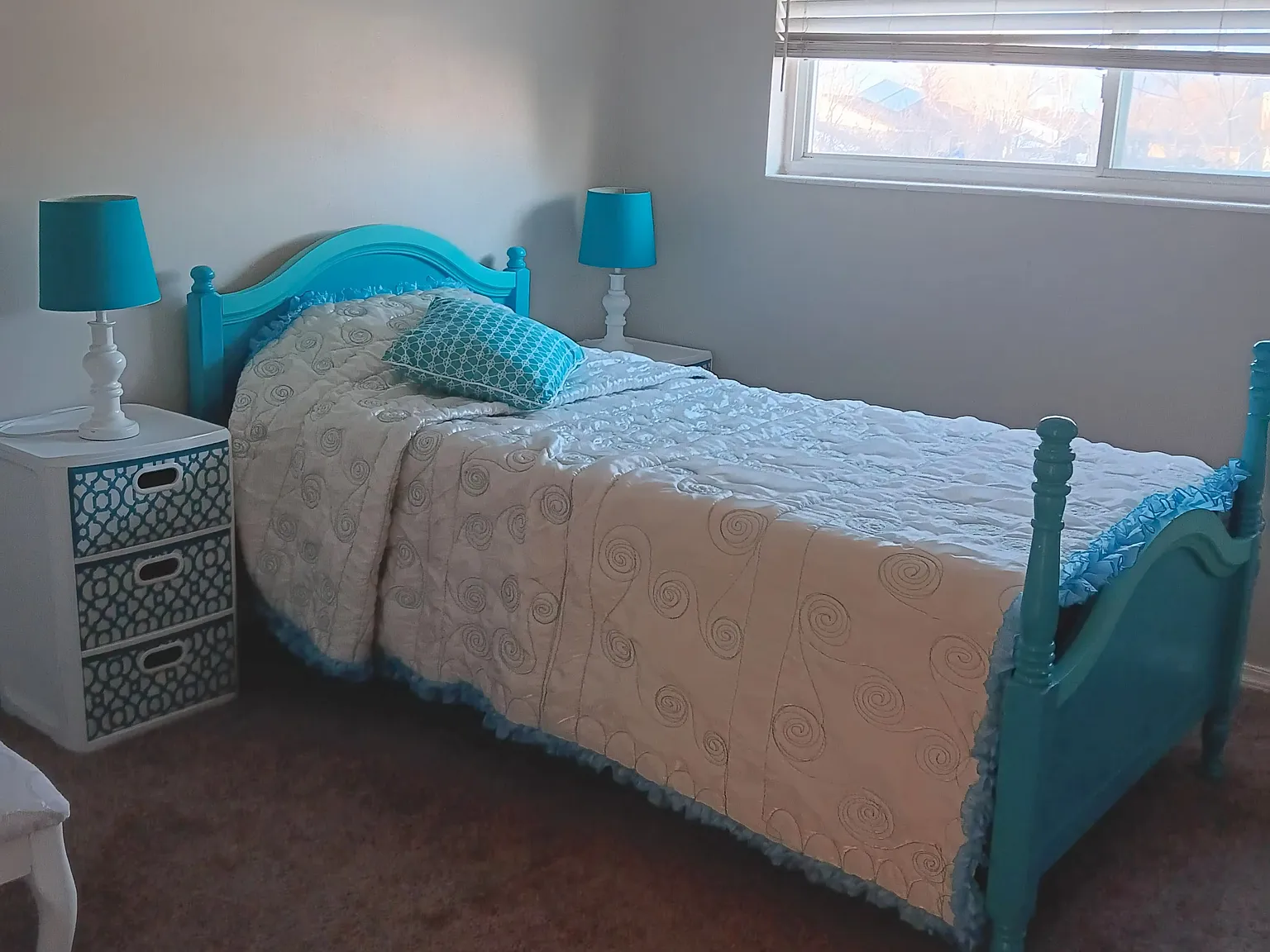 4 bed, 2100 sqft, $700 — Photo 2